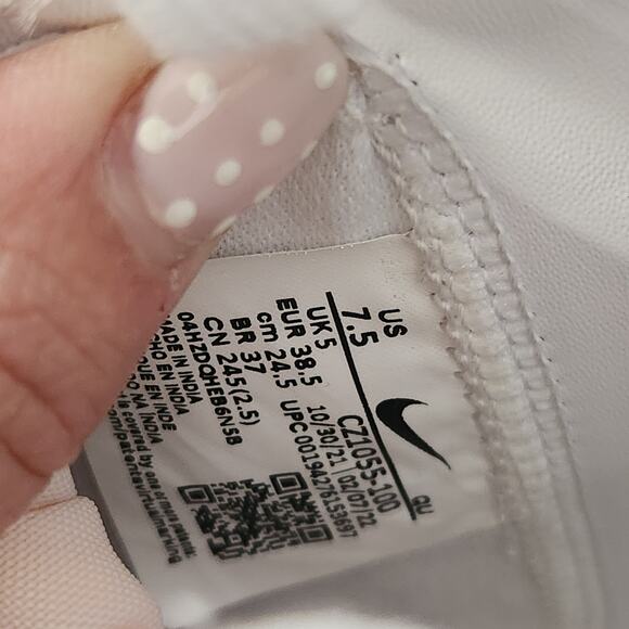 NIKE Women's Blazer Mid '77 Basketball Shoe, White Black Sail, 7.5 - Picture 7 of 10